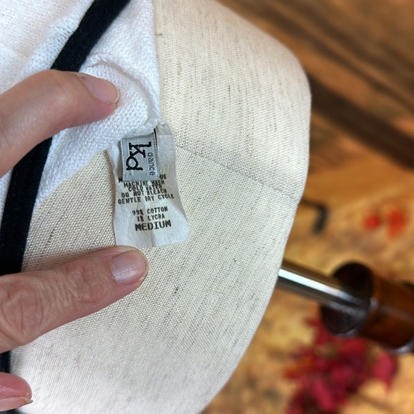 KD Dance backless halter top - white with black edging. Striking lines! - Picture 7 of 7